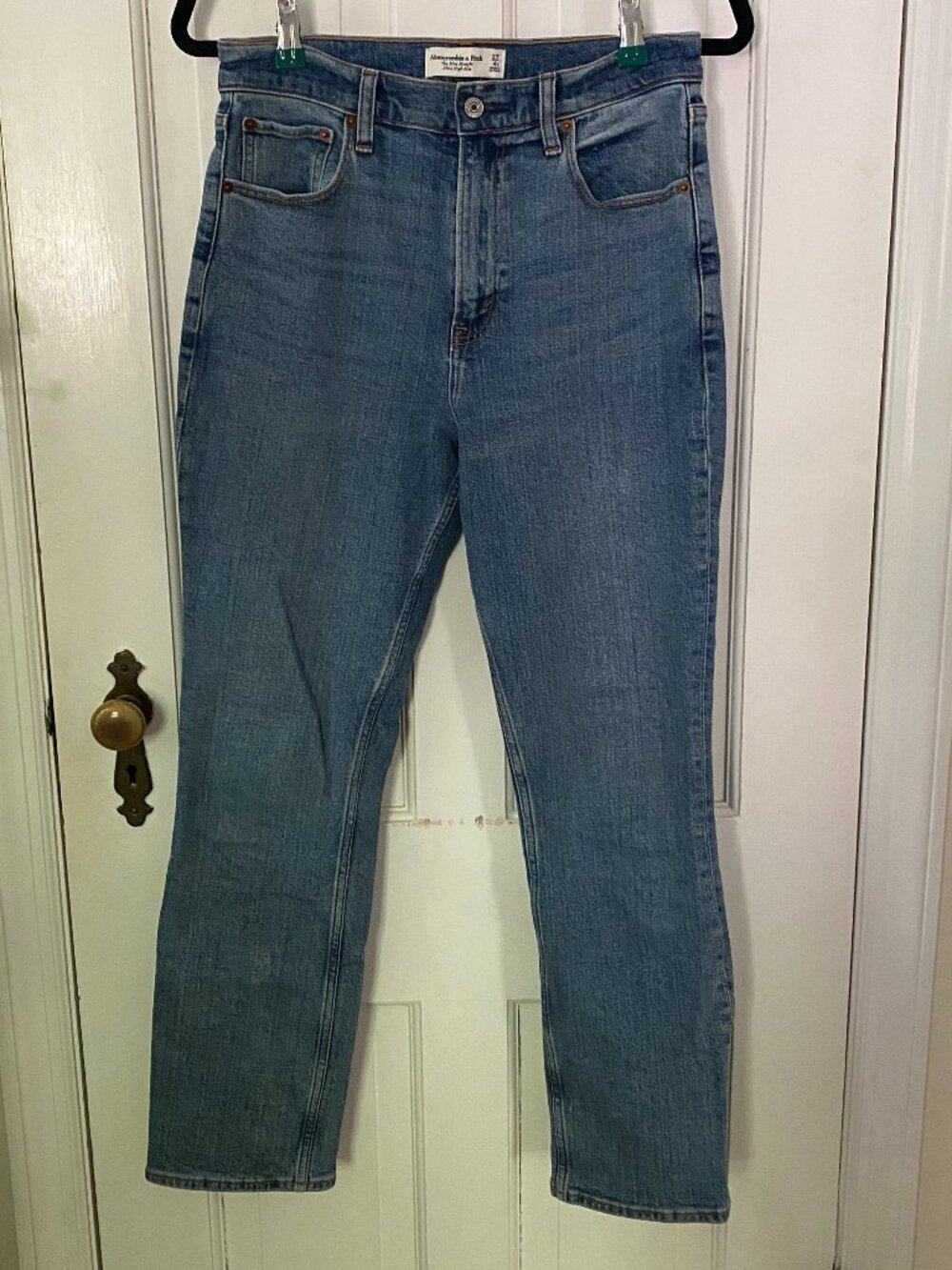 Abercrombie & Fitch The Slim Straight Ultra High Rise Jeans
